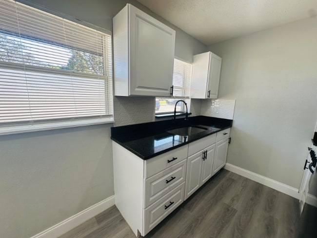 Building Photo - 1122 Neptune Dr