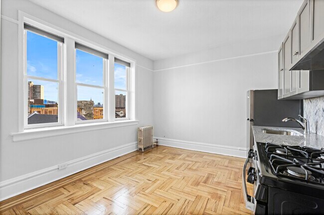 Foto del edificio - 6109 Monroe Pl