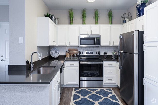 2BR, 1BA - 903SF - Regatta