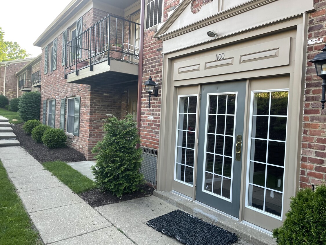 Primary Photo - 1100 Chatham Park Dr