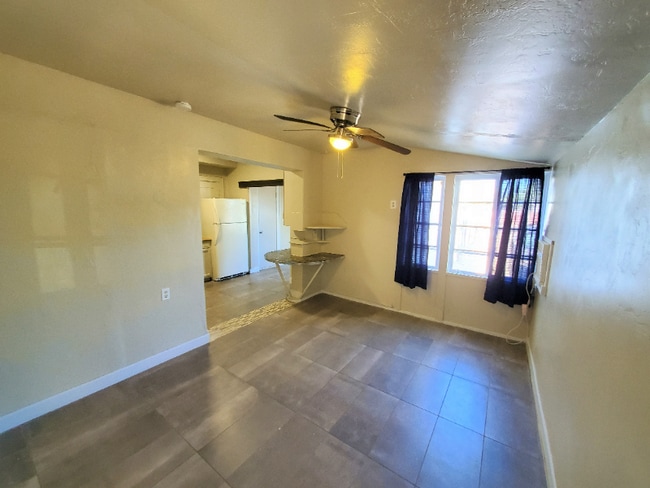 Building Photo - 309 W Jacinto St