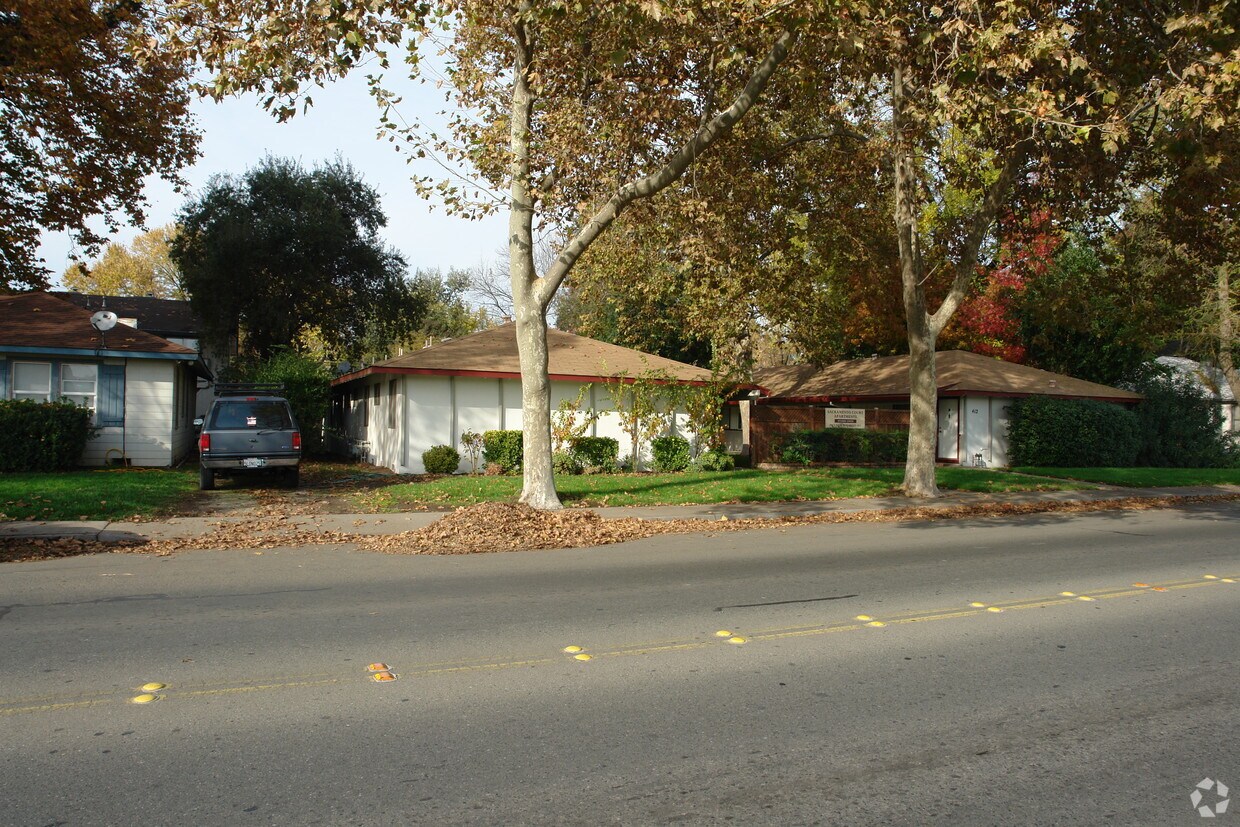 Foto del edificio - 420 W Sacramento Ave