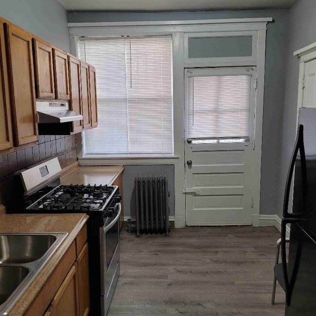 Building Photo - 4819 S King Dr