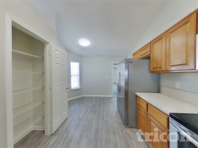 Foto del edificio - 1170 Summer Springs Drive