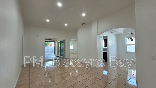 Foto del edificio - 1158 NW 135th Ct