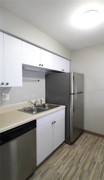 Foto del edificio - 2725 Hidden Lake Blvd