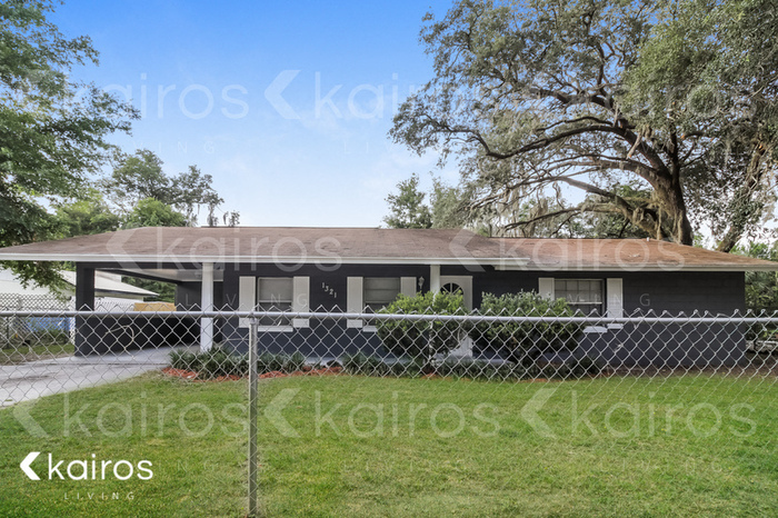 Foto principal - 1321 NE 39th Ln