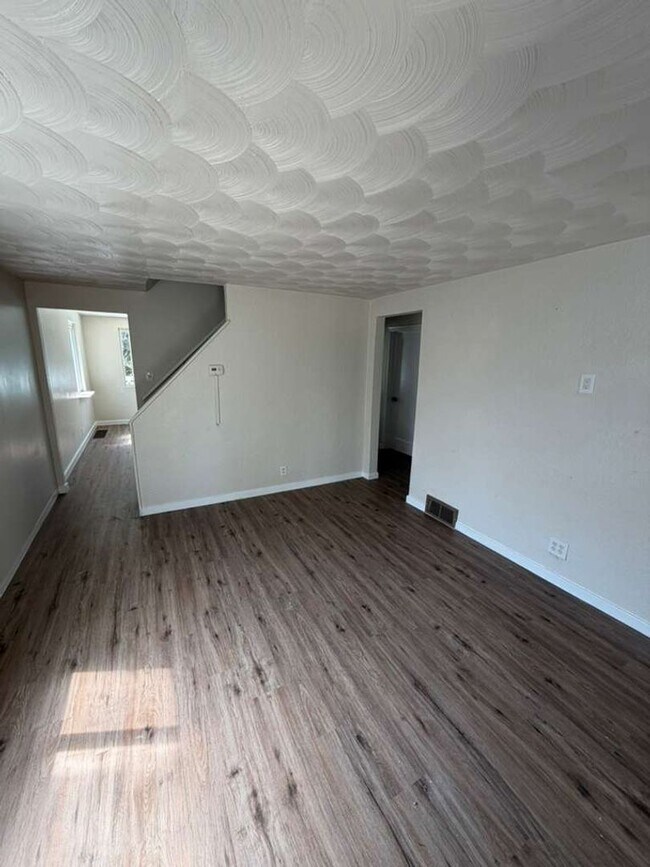 Foto del edificio - 62 Highland View St