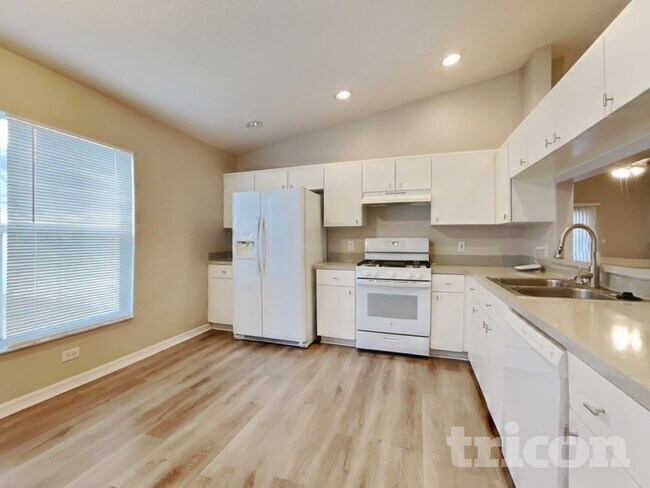 Foto del edificio - 24349 Rolling View Ct