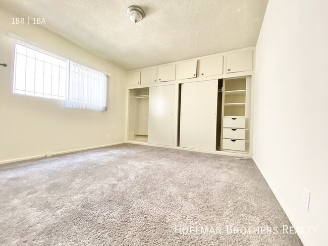 Building Photo - 3339 Mentone Ave