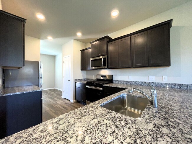 Foto del edificio - Presenting a newly constructed 5-bed, 3-ba...