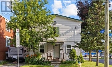 Building Photo - 310 Shakespeare St