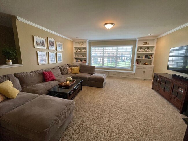 Foto del edificio - Welcome to this charming 3-bedroom, 2.5-ba...