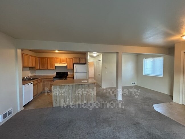 Building Photo - 3 Martha Rd