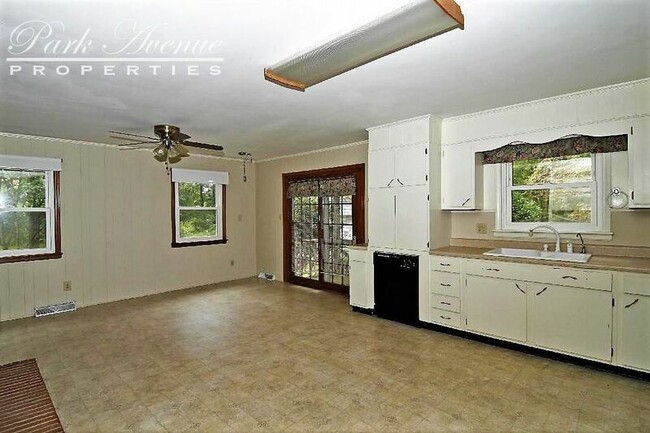 Foto del edificio - 5311 Wales St