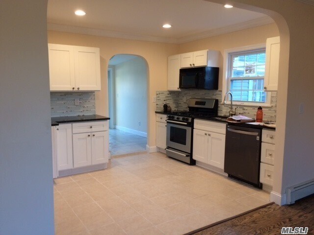 Foto del edificio - 44 Moffitt Blvd