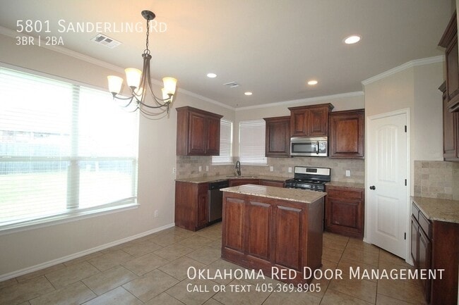 Foto del edificio - 5801 Sanderling Rd