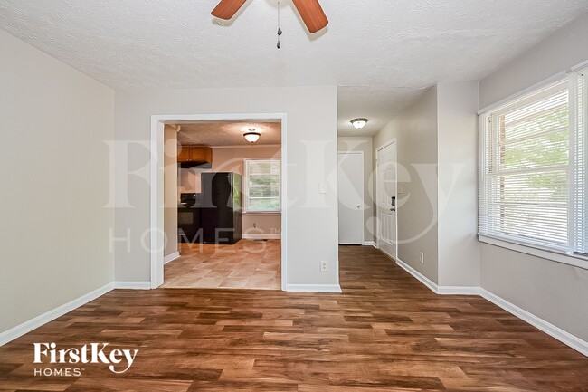 Foto del edificio - 5632 Cypress Dr