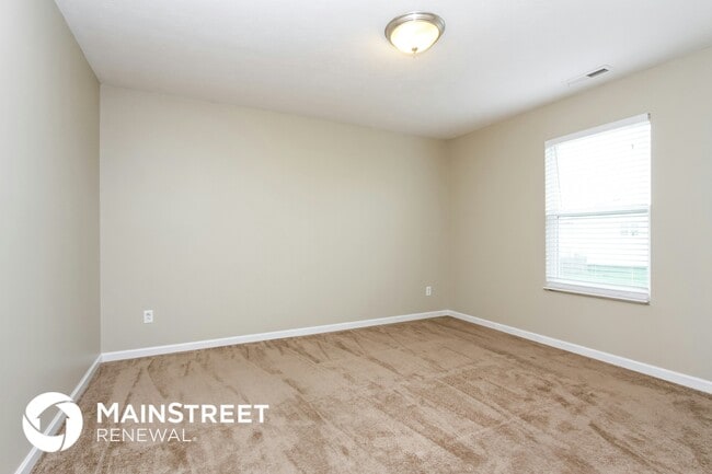 Building Photo - 2261 Rosswood Blvd
