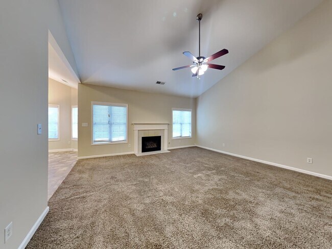 Building Photo - 1215 Chandler Ridge Dr