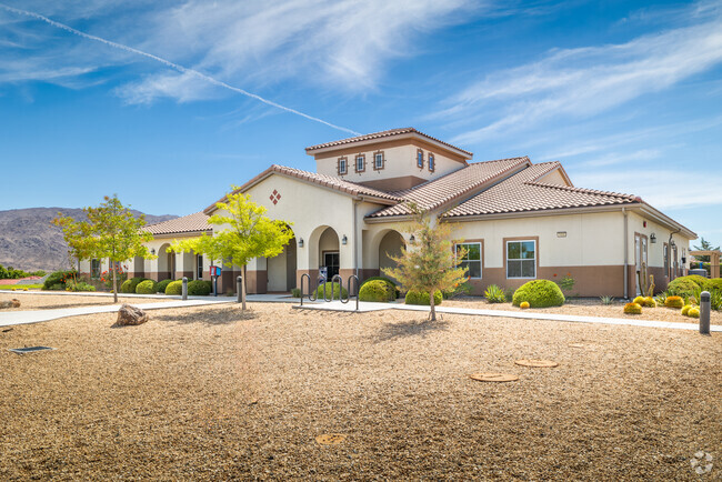 Building Photo - Vista Del Sol