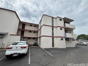 Building Photo - 810 University Ave