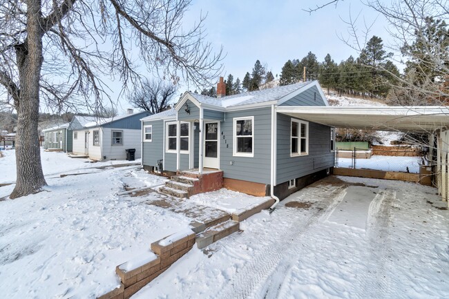 Building Photo - 4018 Canyon Lake Dr
