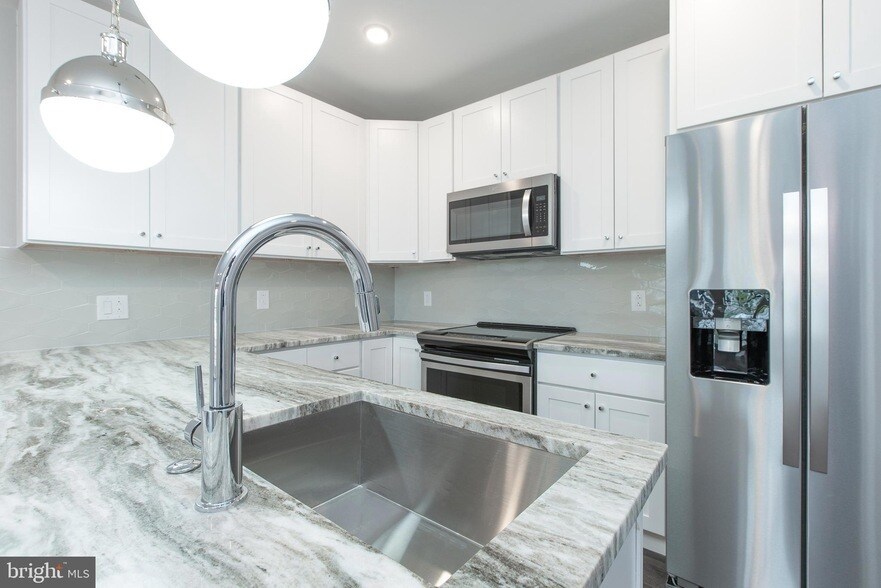 Foto principal - 45 W Haines St