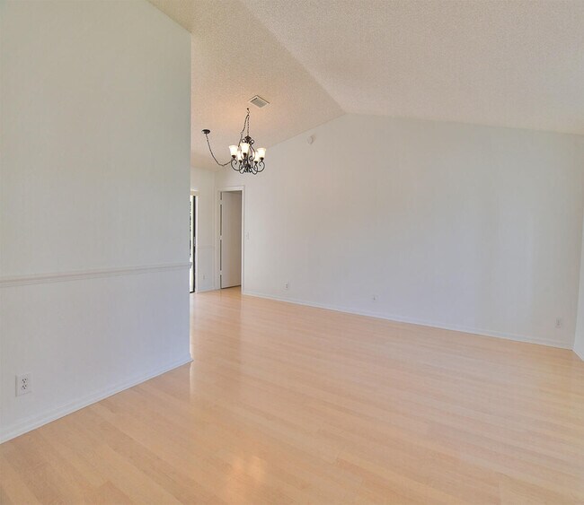 Foto del edificio - 174 Parkwood Dr