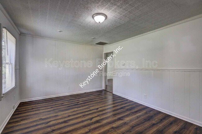 Foto del edificio - 1241 Auburn Dr