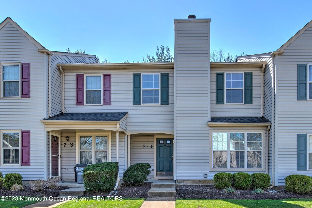 7 Stuart Dr Unit 4, Freehold, NJ 07728 Condo for Rent in Freehold, NJ