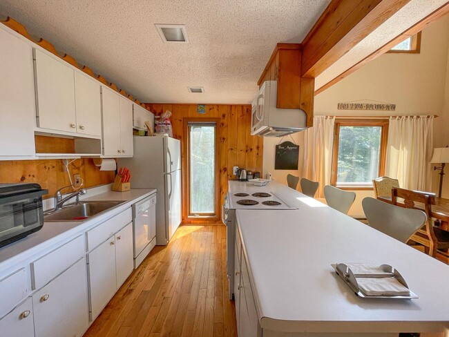 Building Photo - 85 Fox Run