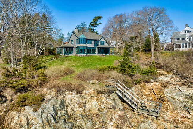 Foto del edificio - 876 Shore Rd