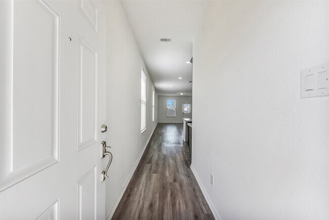 Building Photo - 21218 George Vancouver Ct