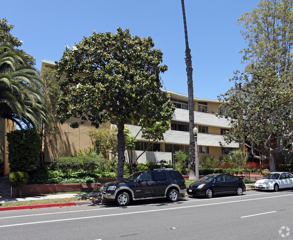 Primary Photo - 225 San Vicente Blvd