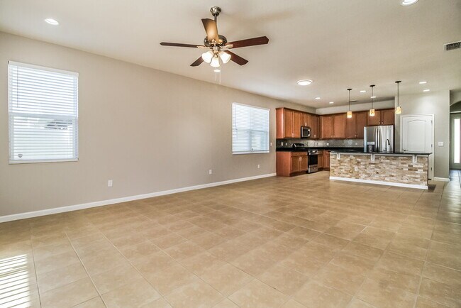 Foto del edificio - 856 Haring Ln