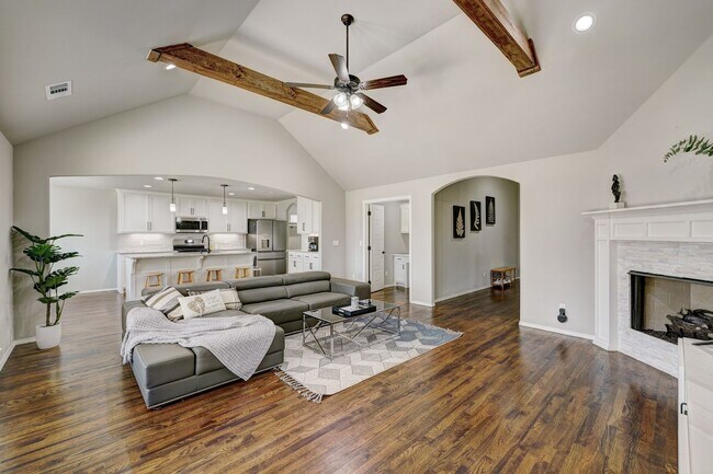 Foto del edificio - Beautiful Fully Furnished Home in Broken Arrow!