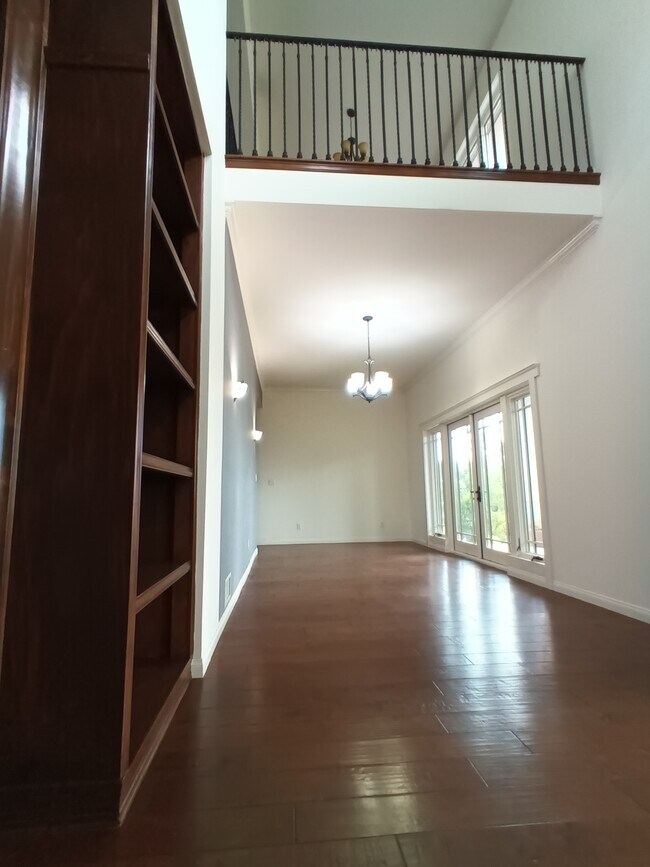 Building Photo - 1572 Silverwood Dr
