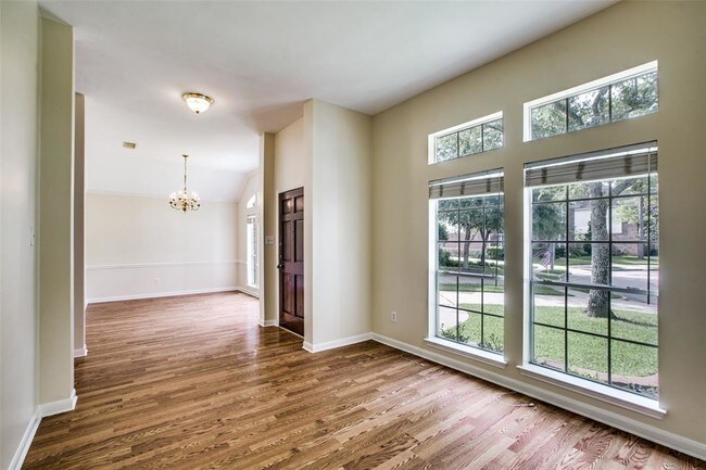 Building Photo - 2203 Alberton Ln