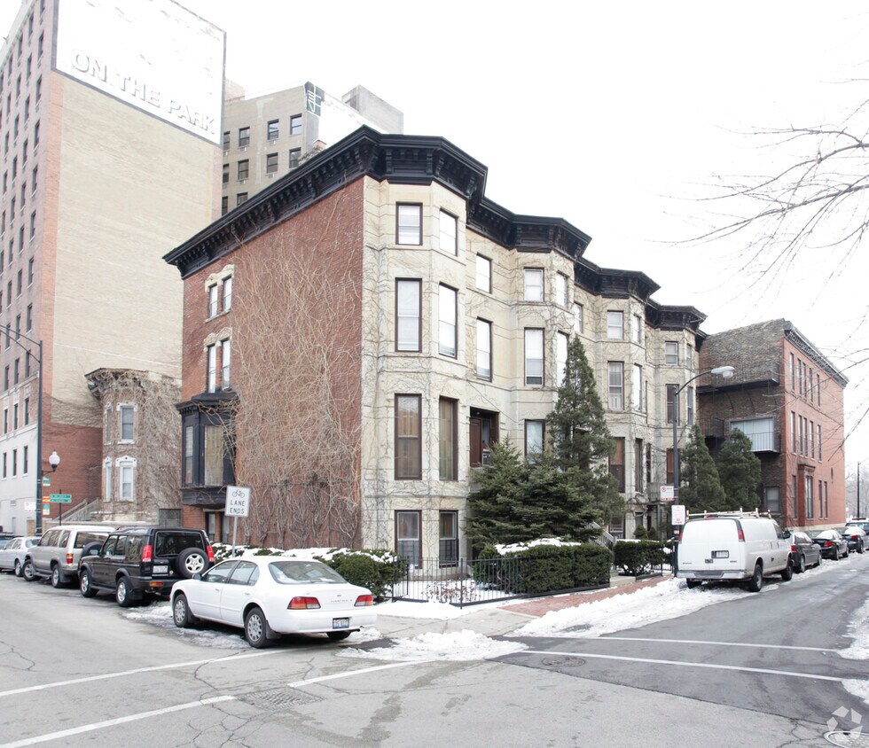 Primary Photo - 168 W Menomonee St