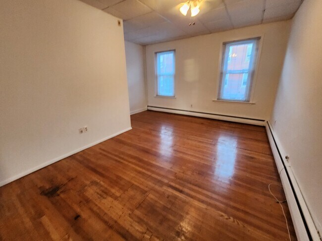 Building Photo - 840 N 24th St