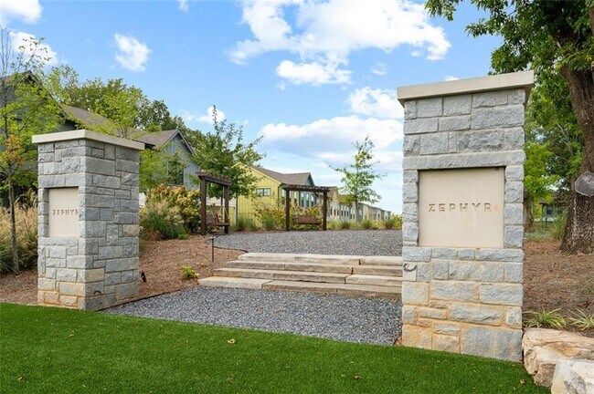 Foto del edificio - 1328 Breezy St SE