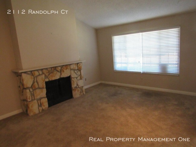 Building Photo - 2112 Randolph Ct