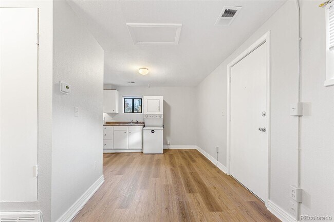 Foto del edificio - 2126 N High St