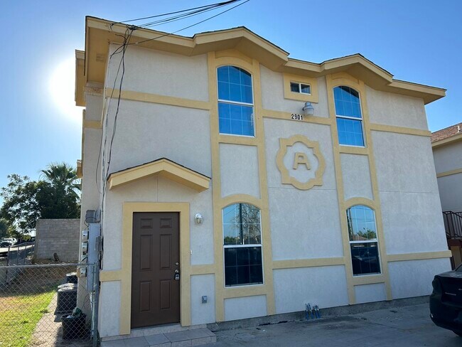 Building Photo - 2901 S Martin Ave
