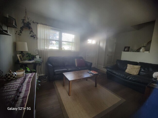 Building Photo - 23 The Concourse