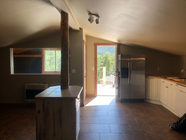 Foto del edificio - 13601 Pine Creek Rd
