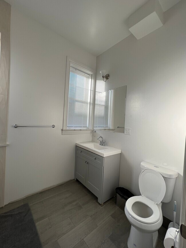 Building Photo - 3154 W Jackson Blvd