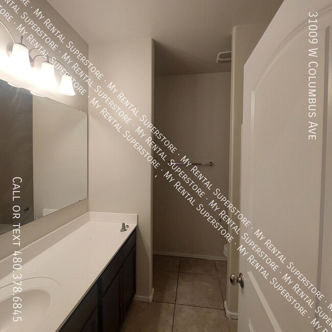 Building Photo - 31009 W Columbus Ave