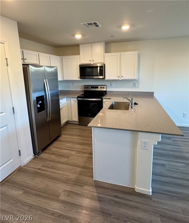 Foto del edificio - 10920 Rollingford Ave